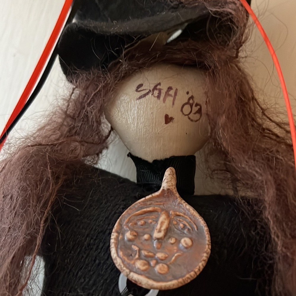Vintage folk art witch doll - Picture 3 of 5